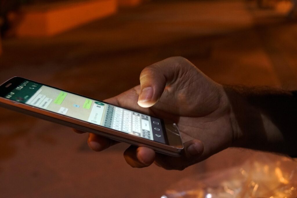 4 errores tecnológicos que te harán reír 2 cellular 5114845 1280